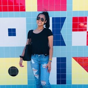 Meet your Posher, Alivia